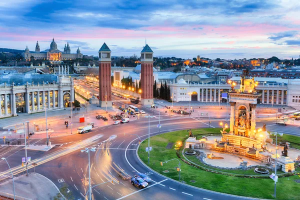 Barcelona, İspanya, alacakaranlıkta manzarası. Plaza de espana — Stok fotoğraf