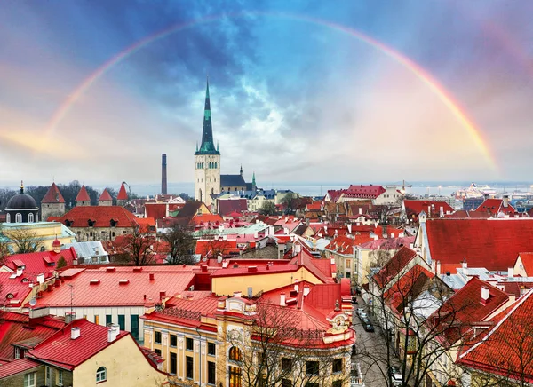 Tallin Aerial View of Old Town from Toompea Hill with rainbow, E — Stock Photo, Image