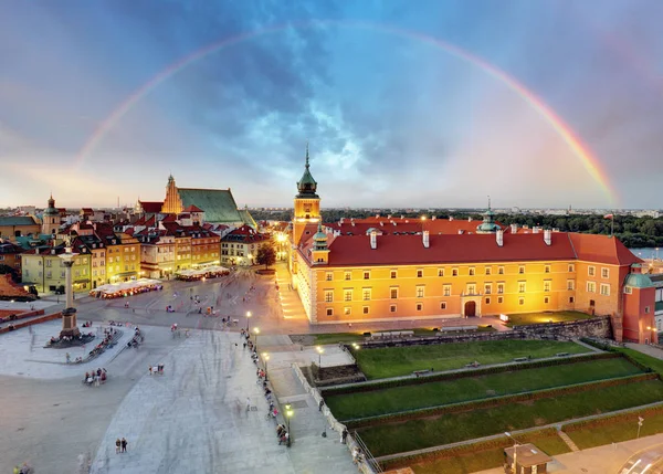 Rainbow over Warsaw Old Town square, Poland — Stock Photo, Image
