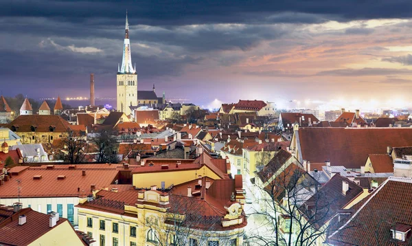 Tallin eski şehir, Estonya. — Stok fotoğraf
