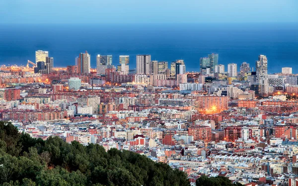 Barcelona city v noci, Španělsko. — Stock fotografie