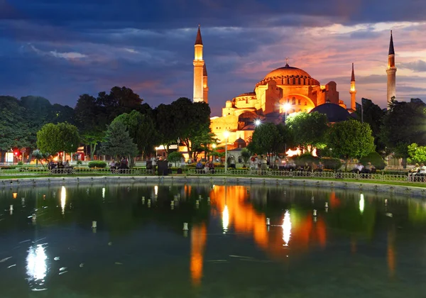 Hagia Sophia em um pôr-do-sol, Istambul — Fotografia de Stock