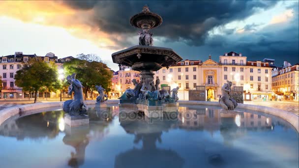 Лісабон, Португалія на площі Россіо - Уповільнена зйомка — стокове відео