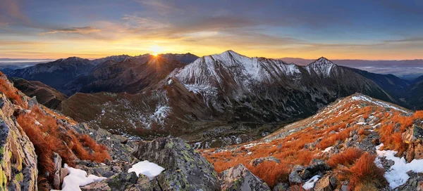 Batı tatras, günbatımı panorama Mountain — Stok fotoğraf