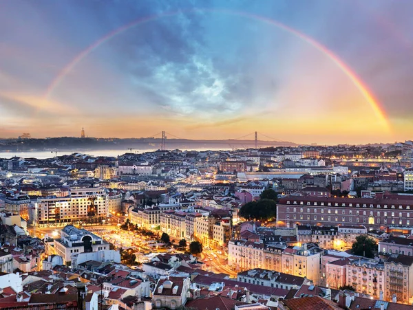 Лисбон с радугой - Лиссабон, Португалия — стоковое фото