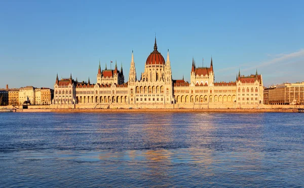 Будапешт - парламент, Венгрия — стоковое фото