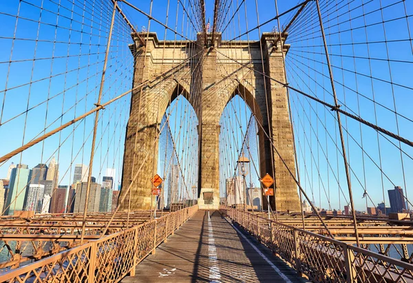 Puente de Brooklyn en la ciudad de Nueva York. — Foto de Stock