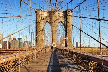 Brooklyn Köprüsü gündoğumunda, New York, Manhattan