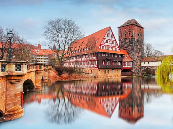 Nuremberg, Alemania en Bridge . — Foto de Stock