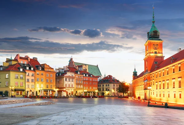 Vieille ville de Varsovie, Pologne. Le château royal et le col de Sigismond — Photo