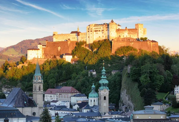 Zamek w Salzburgu - Hohensalzburg, Austria o zachodzie słońca — Zdjęcie stockowe