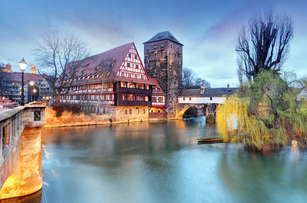 Ciudad de Nuremberg, Alemania, ribera del río Pegnitz — Foto de Stock