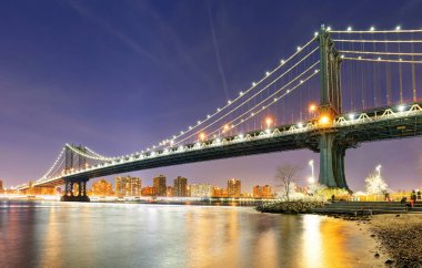 New York 'taki Manhattan Köprüsü