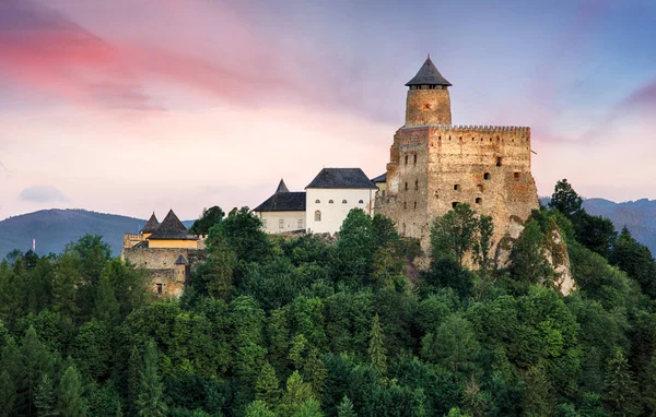Stara Lubovna castelo na Eslováquia, Europa marco — Fotografia de Stock