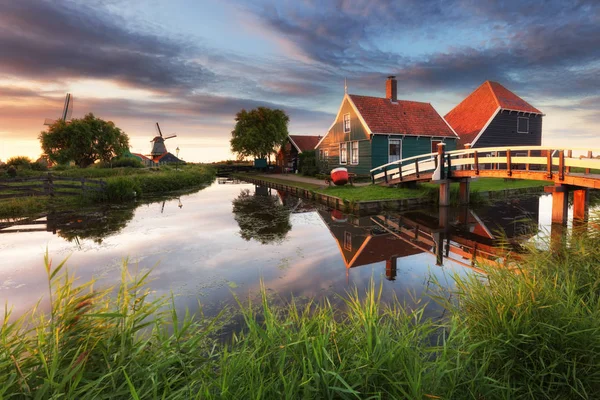 Нидерланды Windmill, Zaanse schans - Zaandam, near Amsterdam — стоковое фото