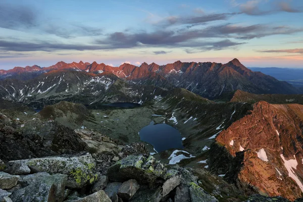 Horské panorama parkovistě na léto v Tatrách Polsko poblíž Zakop — Stock fotografie