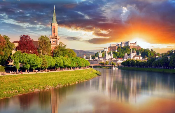 Oostenrijk, de skyline van de stad Salzburg — Stockfoto
