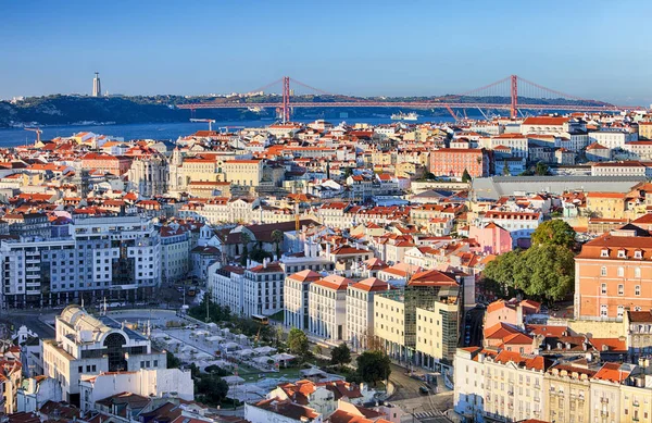 Linha do horizonte de Lisboa, Portugal — Fotografia de Stock