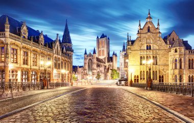 Ortaçağ Ghent geceleri. Belçika