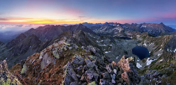 Tatrabergen, Slovakien en vid solnedgången — Stockfoto
