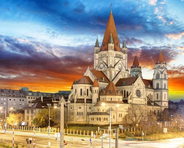 Viena - Igreja São Francisco de Assis, Mexikoplatz — Fotografia de Stock