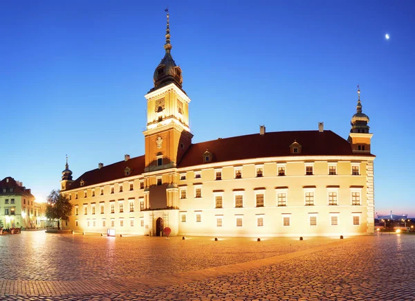 Královský hrad na starém městě Varšava, Polsko na večer. — Stock fotografie