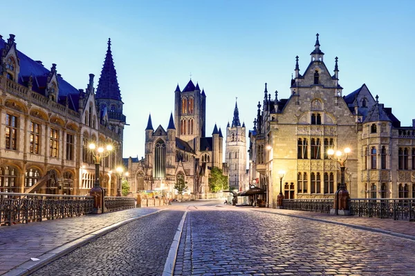 Middeleeuwse Gent bij nacht. België — Stockfoto