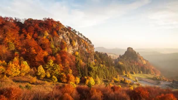 Podzimní krajina panorama při západu slunce na Slovensku, Vrsatec, časová prodleva — Stock video