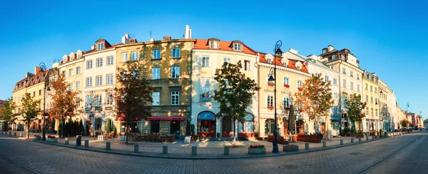 Varsovia, Polonia, 20 de agosto de 2016; calle Krakowskie Przedmiescie — Foto de Stock