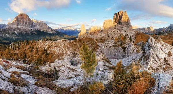 Italy Doloomites Alps, cinque Torri — Stock Photo, Image