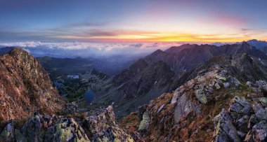 Dağ landcape panorama adlı Polonya Tatras yakınındaki Zakop yaz