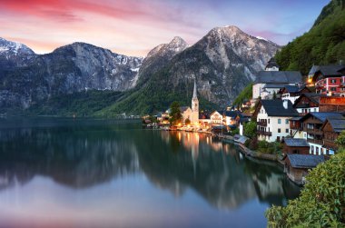 Güzel yaz Alp Hallstatt kasaba ve göl Hallstatter görmek 