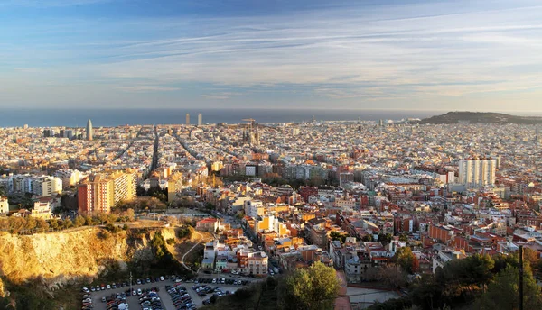 Barcelona Panorama při západu slunce, Španělsko. — Stock fotografie