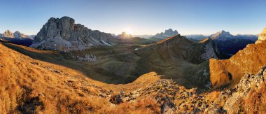 Dağ - Mt. Pelmo ve Mt. Civetta, Dolomites, İtalya