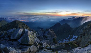 Samanyolu Tatras dağ panorama, Polonya üzerinden