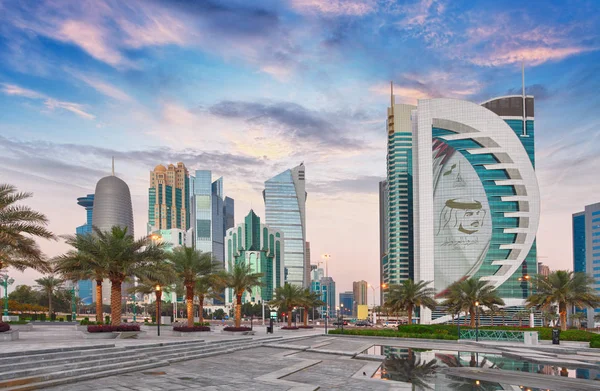 DOHA, QATAR - 9 de marzo de 2018: Vista de Doha West Bay desde Sheraton Pa — Foto de Stock