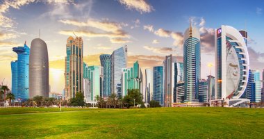 Sırasında gündoğumu, Katar Doha şehir merkezine ve Batı Körfezi manzarası