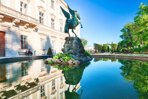 Vista clássica da cidade histórica de Salzburgo com Cath Salzburgo — Fotografia de Stock