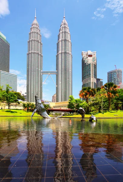 Kuala Lumpur, Malajsie - Ferbruary 5: Petronas Towers na Februar — Stock fotografie