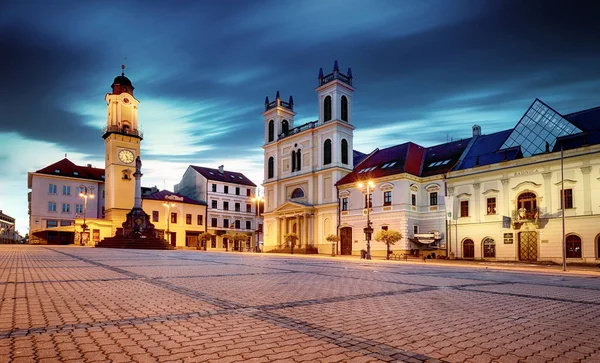 Eslovaquia, Banska Bystrica principal SNP cuadrado —  Fotos de Stock