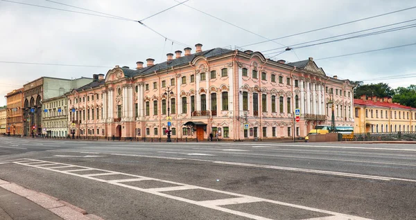 Pałac Stroganov, późnobarokowy pałac i Nevsky Prospect, St.. — Zdjęcie stockowe