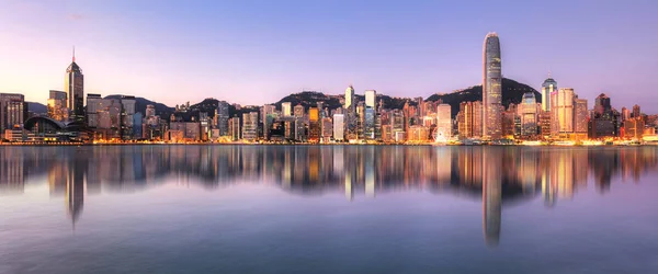 홍콩, 중국, 빅토리아 항을 가로지르는 하늘 — 스톡 사진