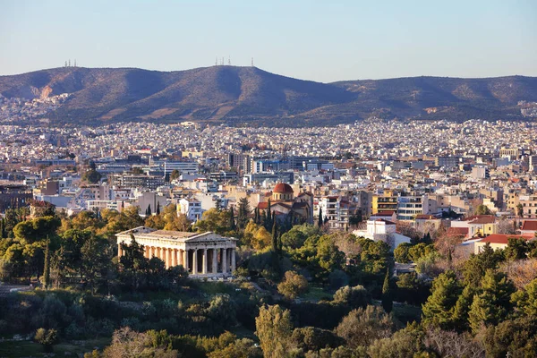 Blick von oben auf den Tempel des Hephaistos Theseion in Athen, Griechenland — Stockfoto