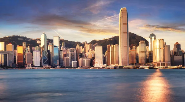 Hong Kong skyline from kowloon, panorama at sunrise, China - Asi — 스톡 사진