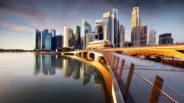 Skyline Singapur con rascacielos - Bahía Marina — Foto de Stock