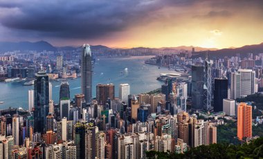 Hong Kong, Çin 'in dramatik gündoğumu - panorama silüeti