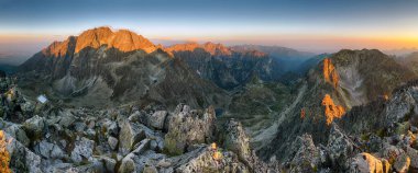 dağ tepe - Slovakya tatras üzerinden günbatımı panorama