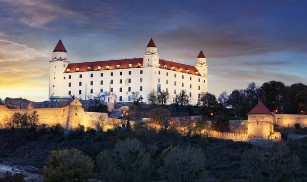 Castillo Bratislava Atardecer Eslovaquia — Foto de Stock