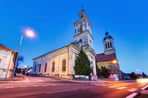 スロバキア 夜の教会とモドラ市 — ストック写真
