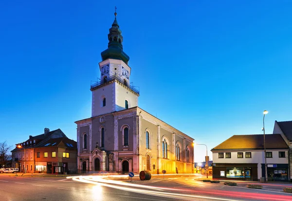 Slovensko Modré Město Kostelem Noci — Stock fotografie